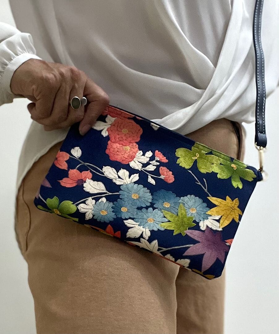 ARUKU WRISTLET to SLING 5623F Crossbody bag MONIKO STORE 